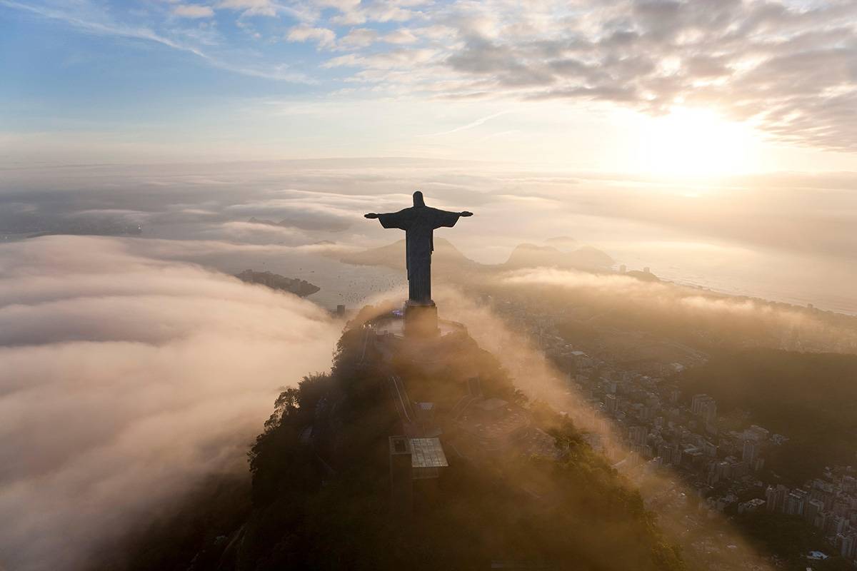 走进风情万种的里约,近距离观赏世界新七大奇迹之一的耶稣像,将里约