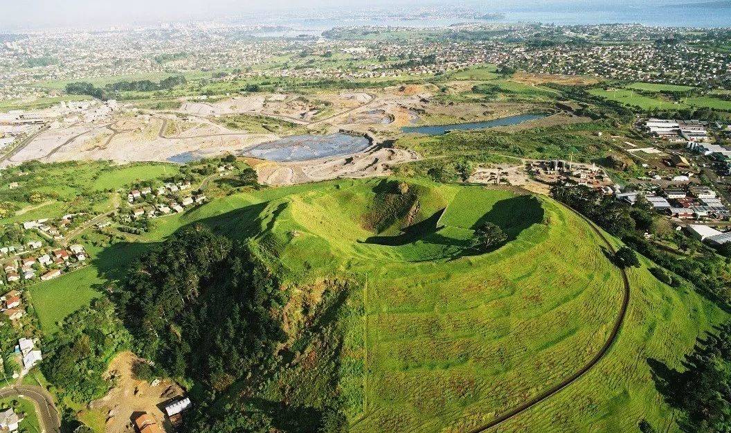 站在奥克兰最高的死火山——伊甸山,俯瞰城市美景,享受视觉盛宴【伊甸